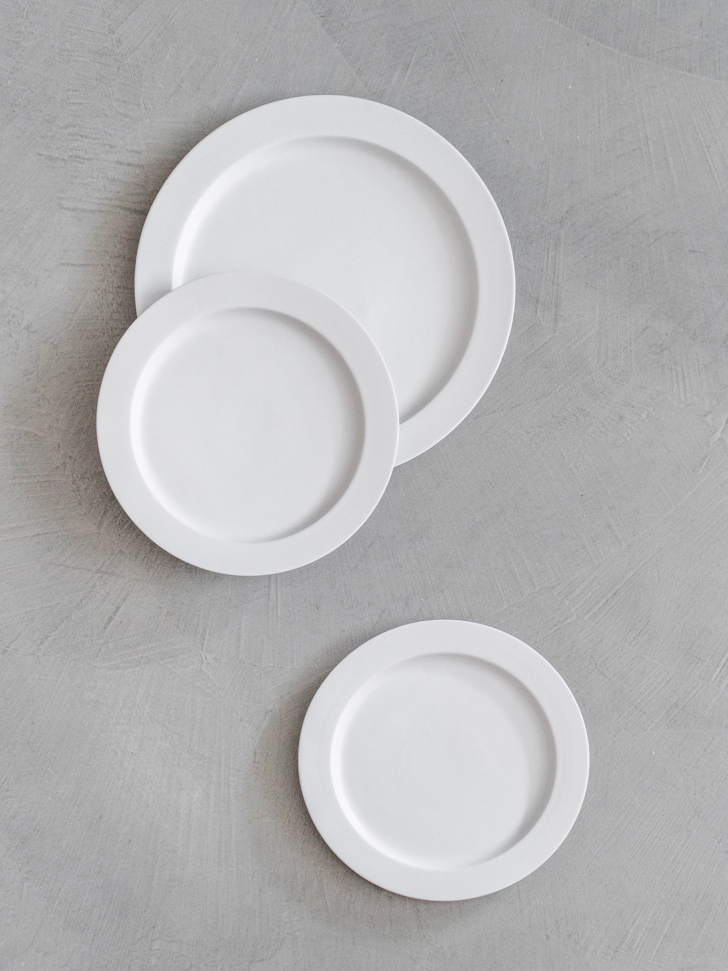 Unjour Plate – Yuki