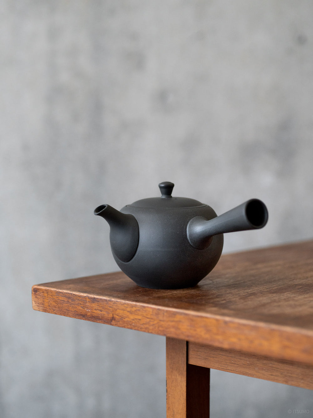 Azmaya ceramic round teapot in unglazed matte black with side handle, 255 ml or 8 oz