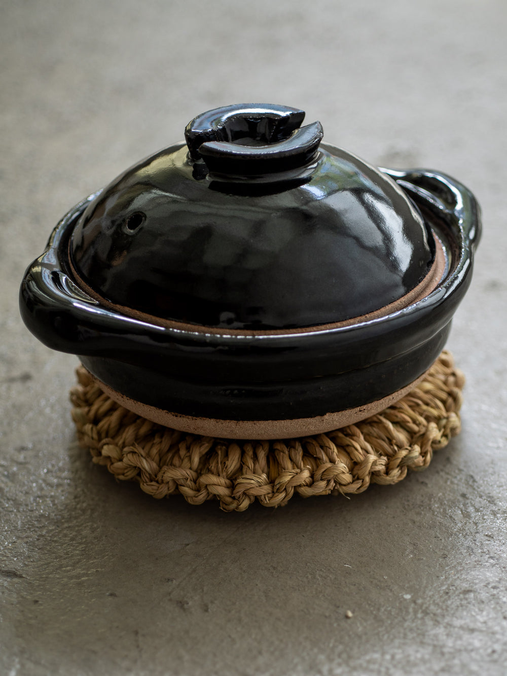 Iga Ofuku Donabe Pot - Kuroame