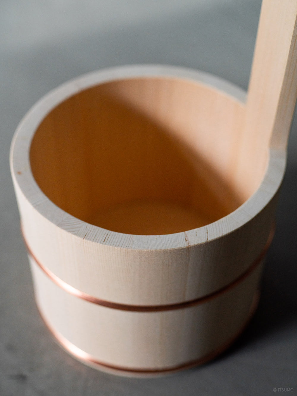 Close up of the wood grain on a hinoki wood bath bucket 