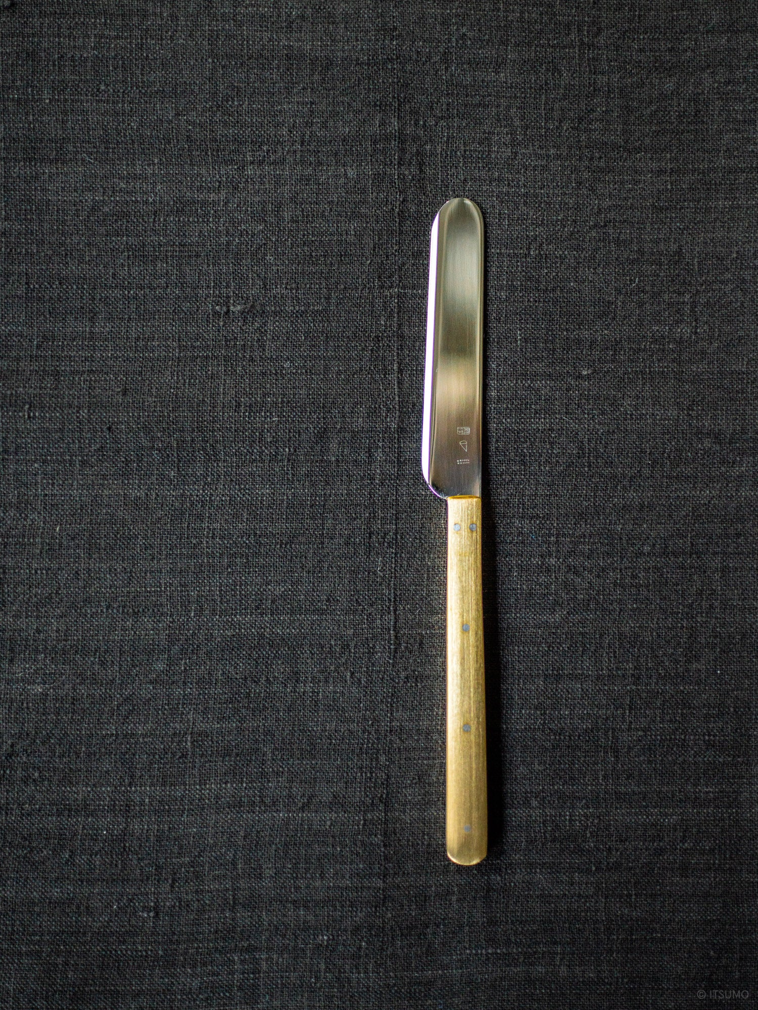 Azmaya butter knife in stainless steel with a brass handle made in Japan
