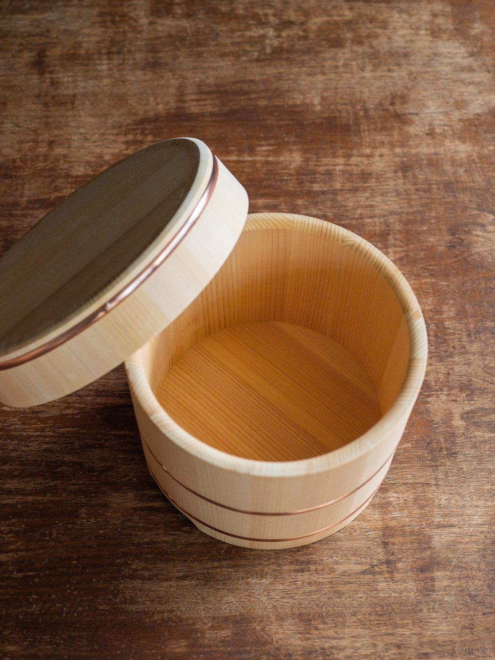 Kiso sawara ohitsu rice chest inside wood grain with lid off