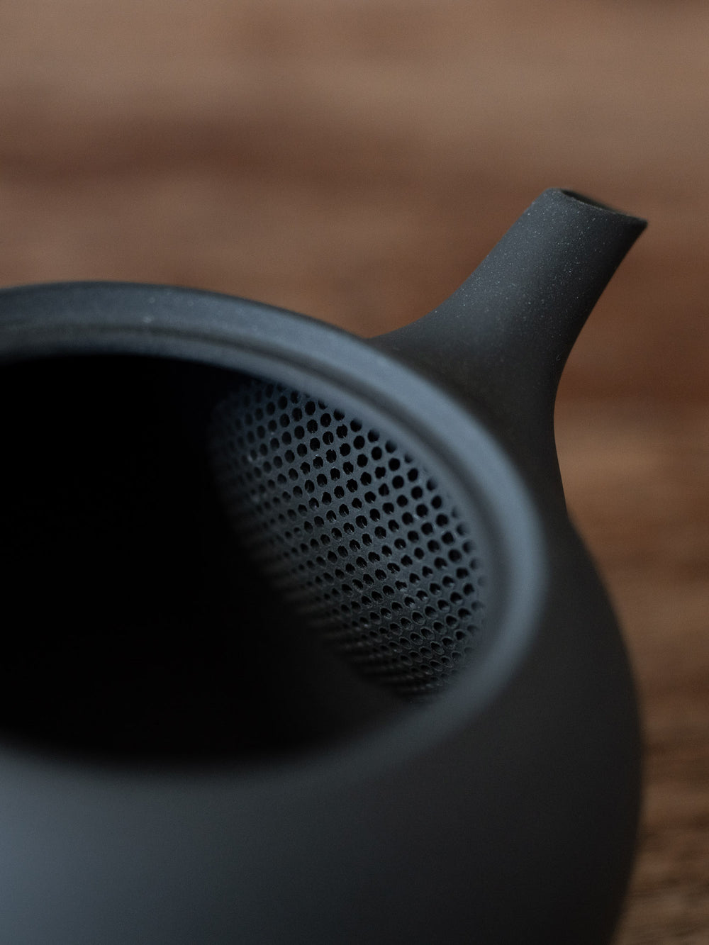 Round Teapot with Side Handle