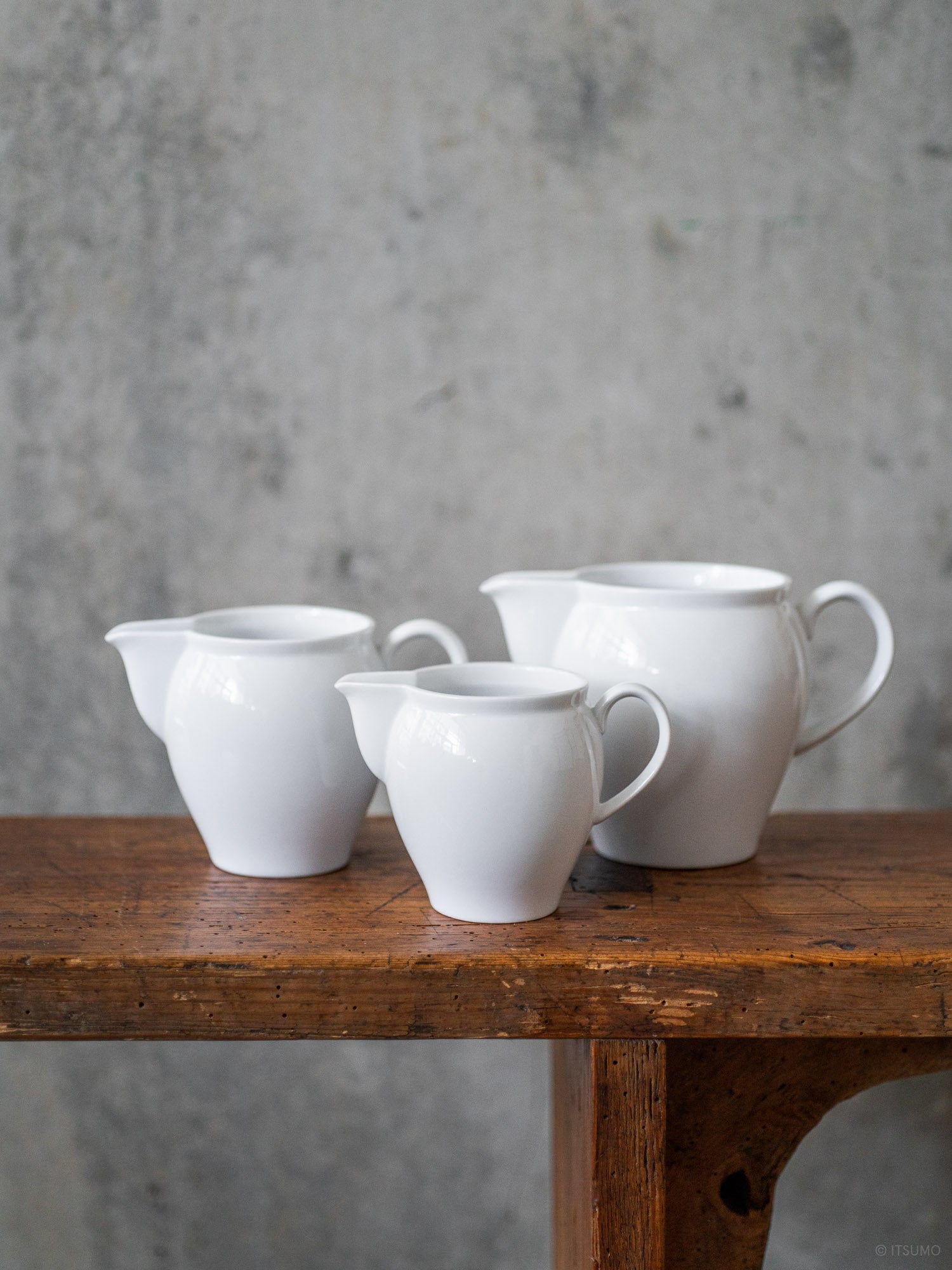 Azmaya tea server in white porcelain and three sizes: small, medium and large