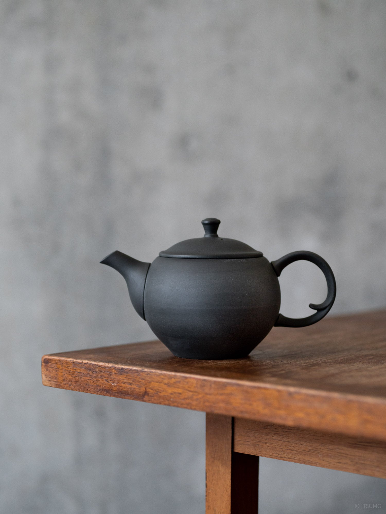 Round Teapot with Back Handle