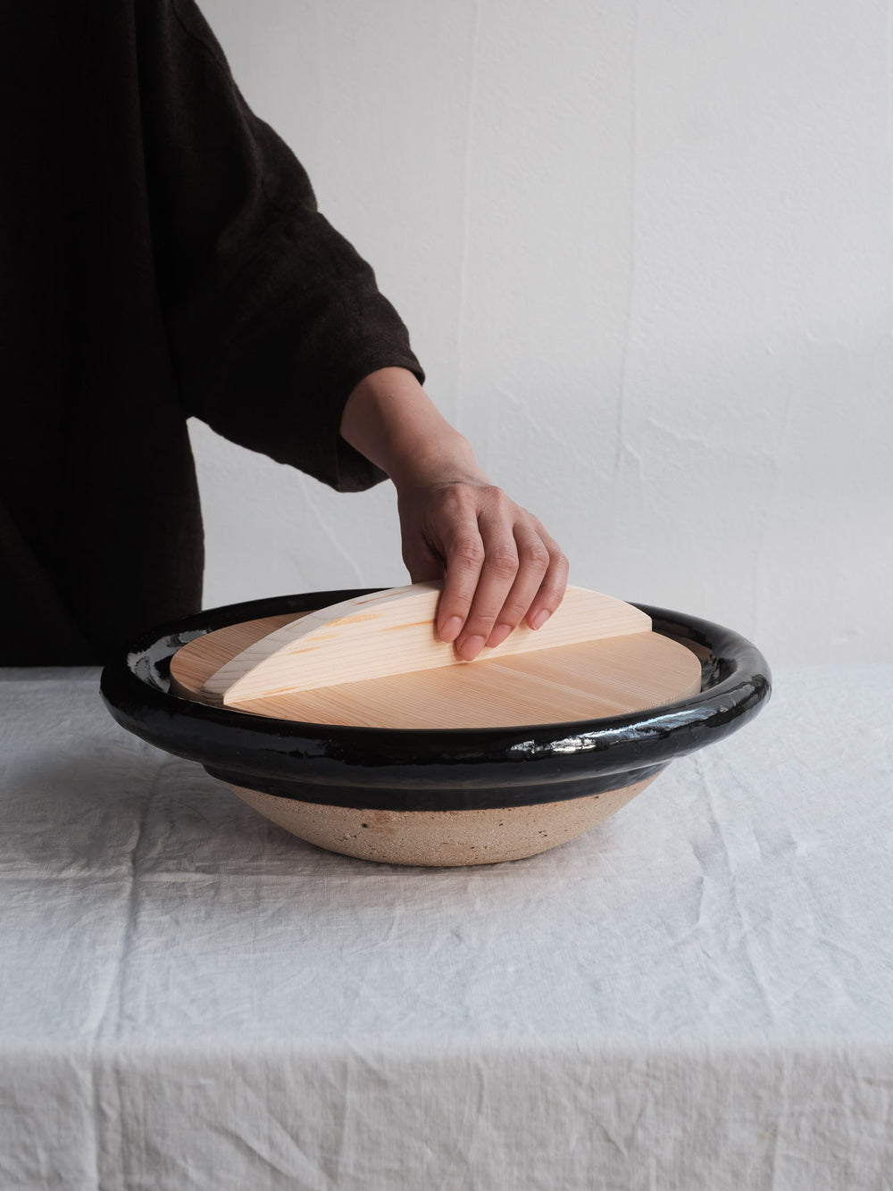Iga Shallow Donabe Pot - Kuroame