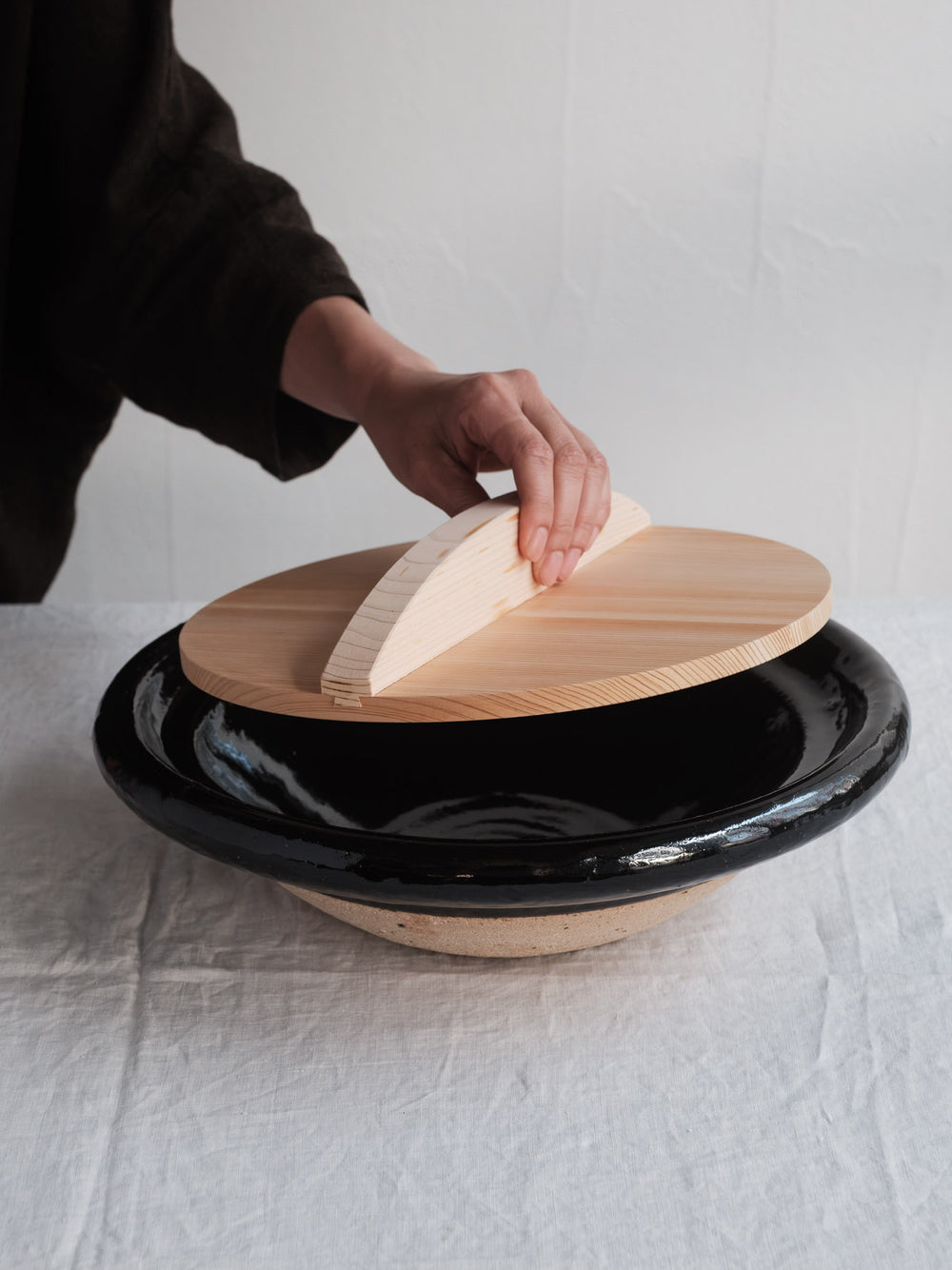 Iga Shallow Donabe Pot - Kuroame