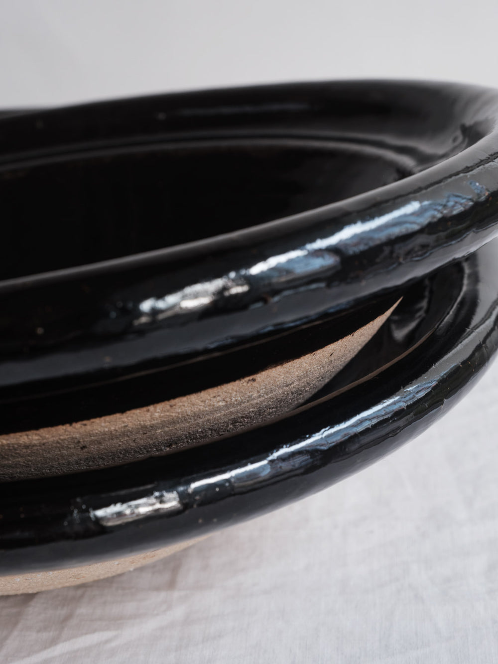 Iga Shallow Donabe Pot - Kuroame