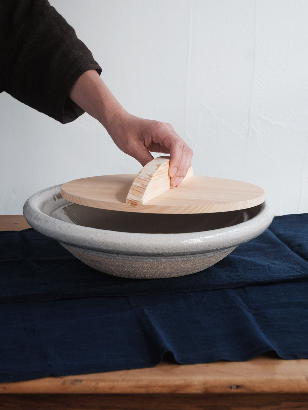 Iga Shallow Donabe Pot - Sekkai
