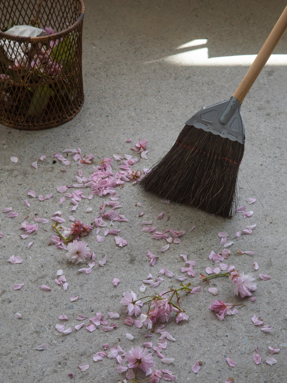 Black Shida Broom – Short Handle