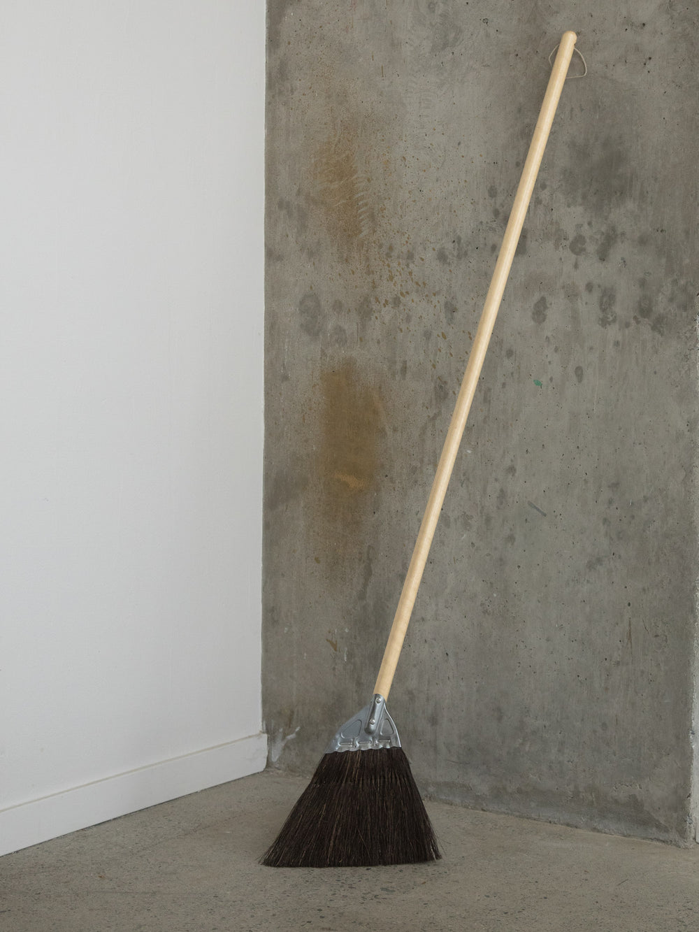 Black Shida Broom – Long Handle