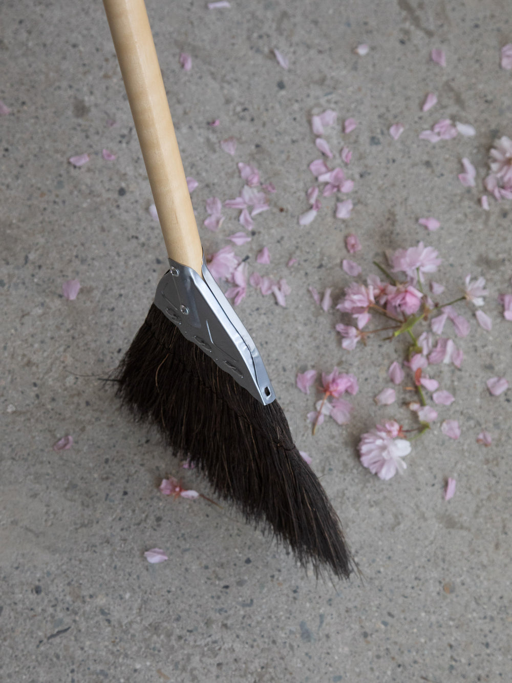 Black Shida Broom – Short Handle