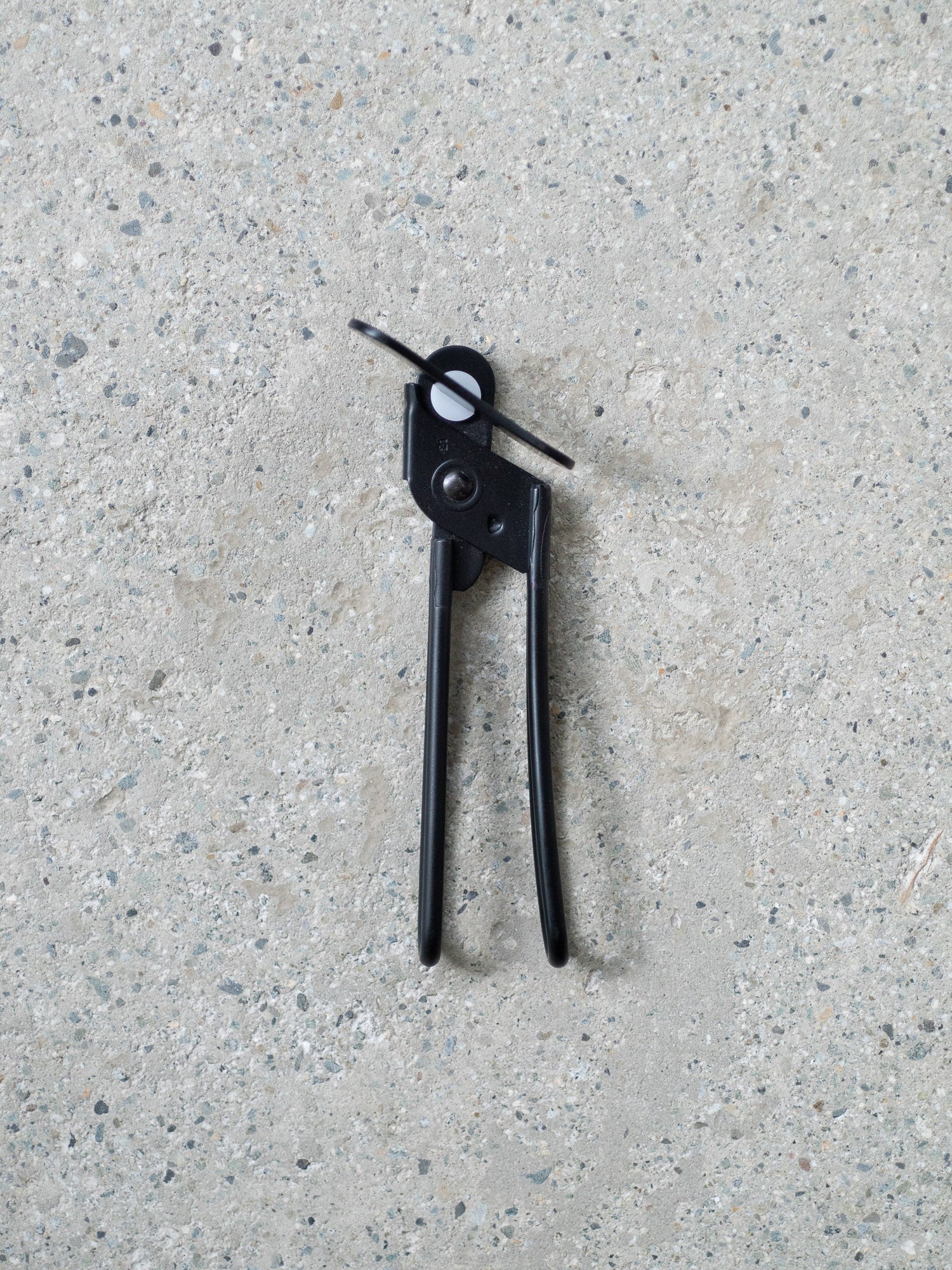 Black Rotary Can Opener