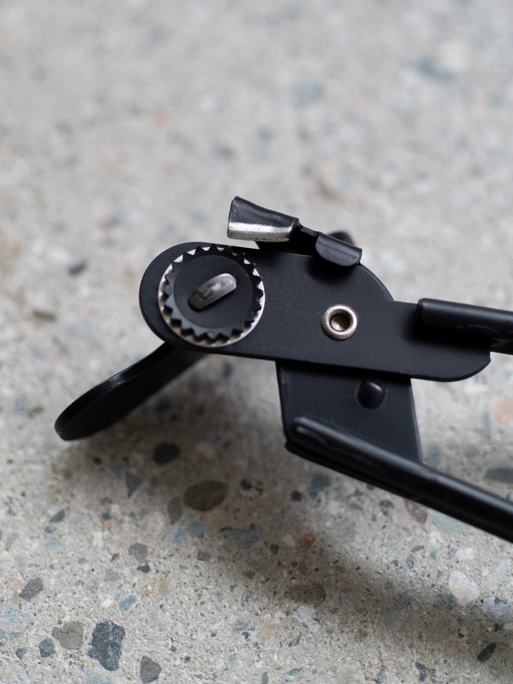 Black Rotary Can Opener
