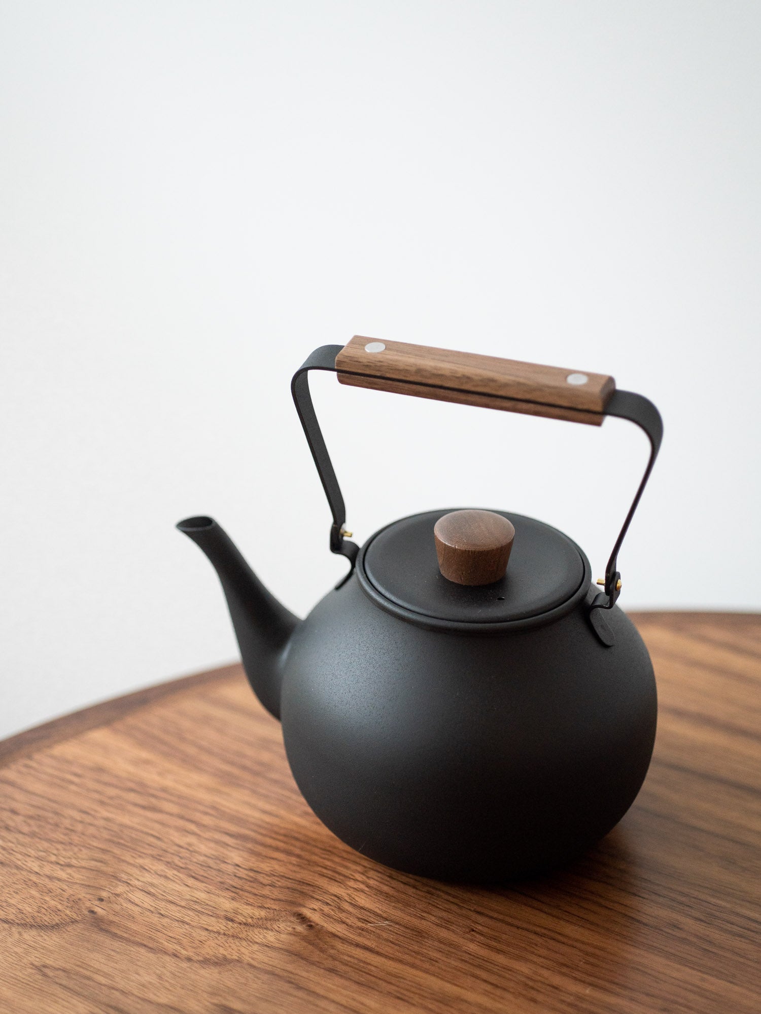 Chaki Stainless Teapot Black – L