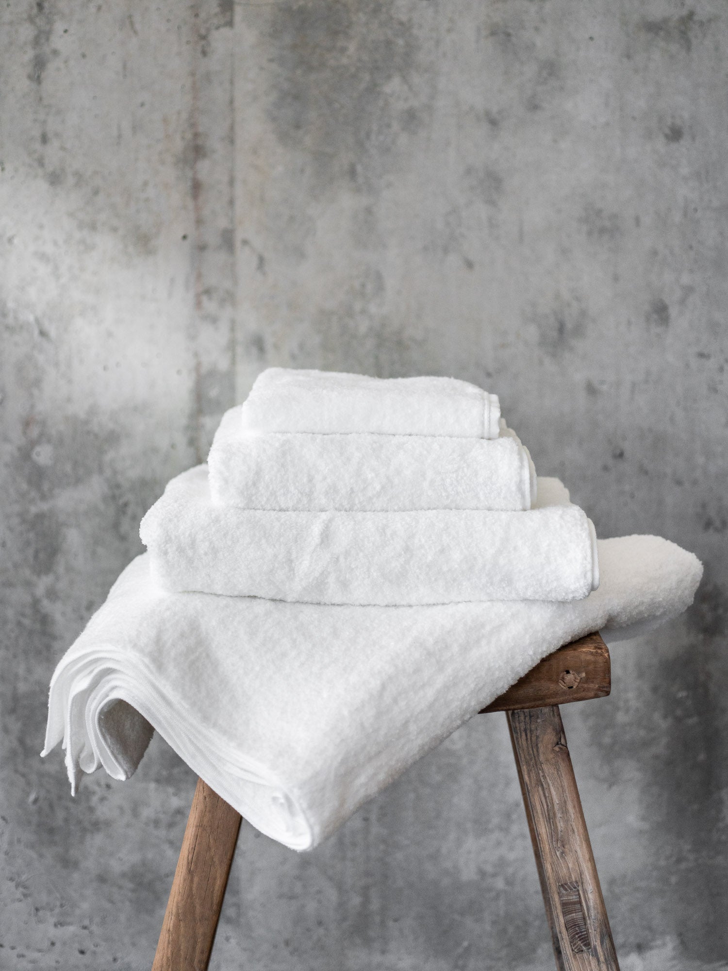 CL Zero Twist Towel – White