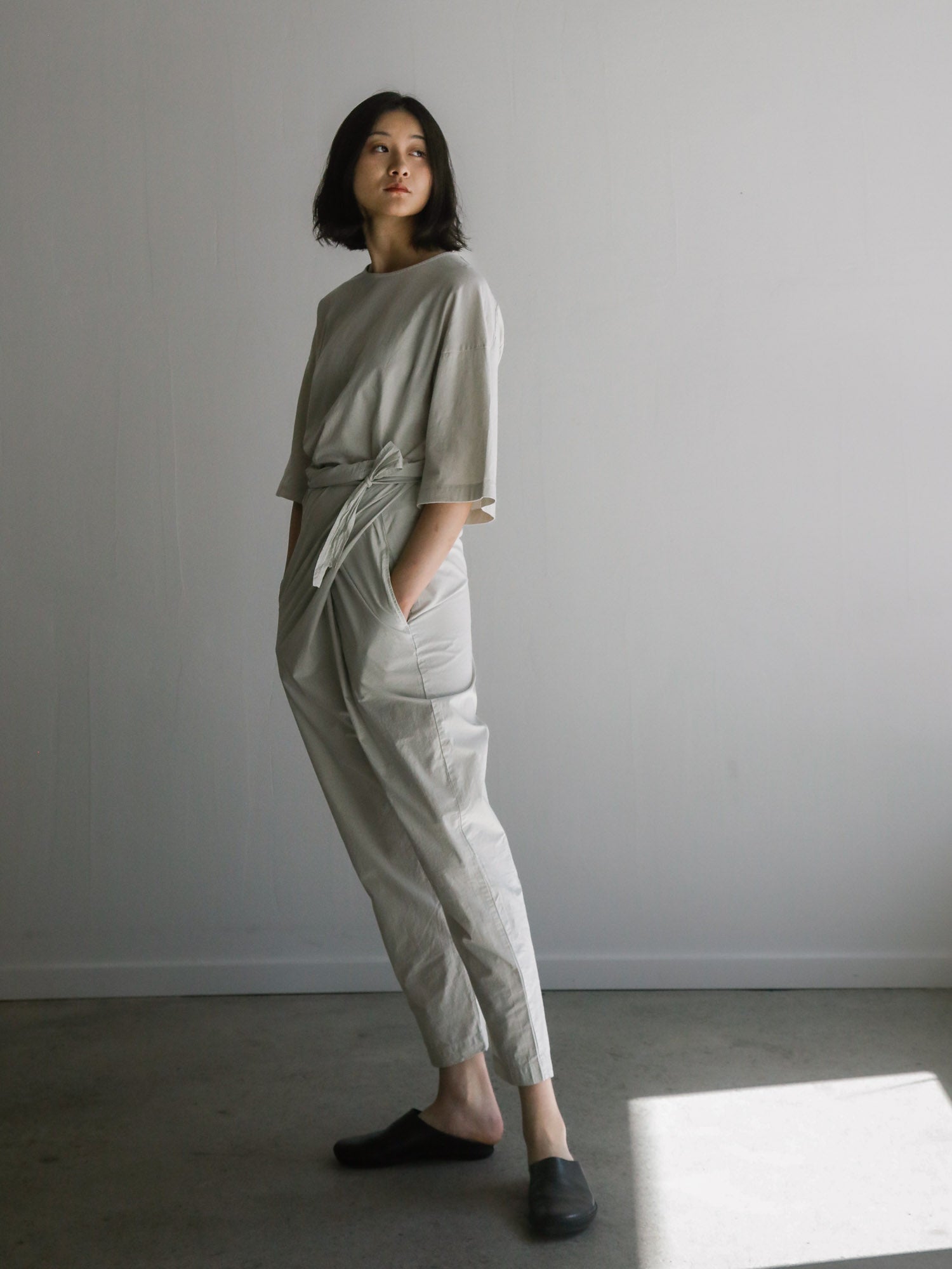 Cotton Silk Broadcloth Wrapped Pants – Silver Quartz