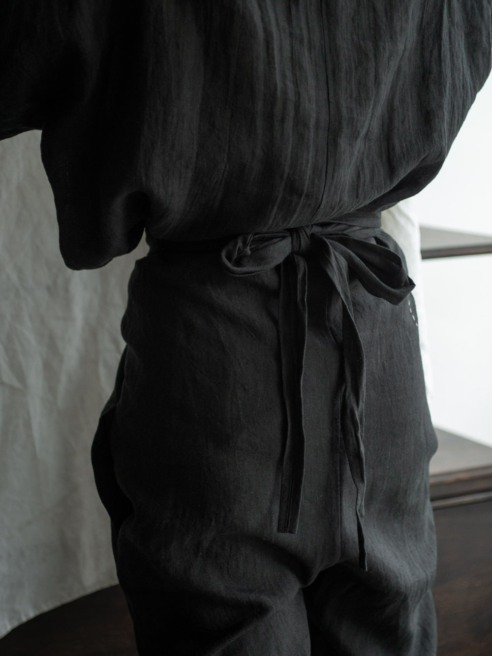 Linen Sheeting Wrapped Pants - Black