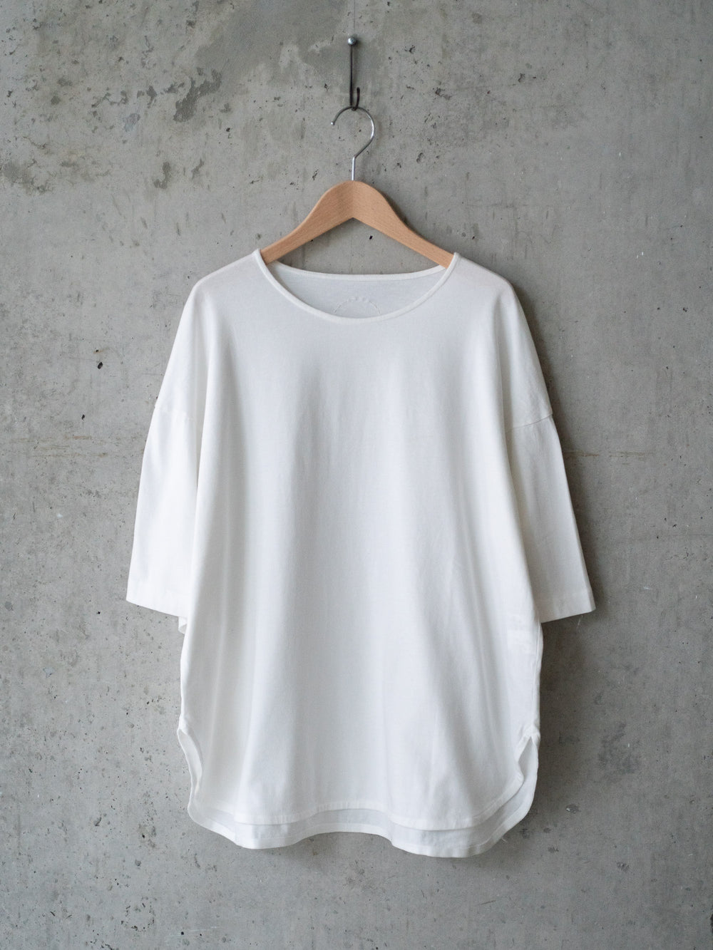 https://itsumo.ca/cdn/shop/files/cosmic-wonder-organic-t-shirt-white-2.jpg?v=1699500935&width=1000