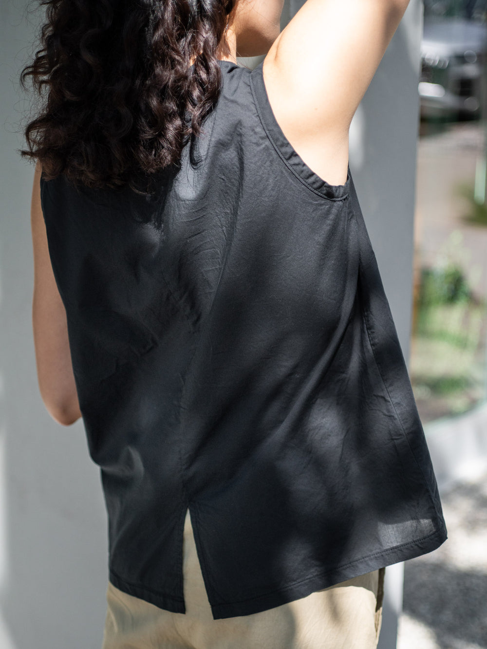 Light Cotton Sleeveless Blouse - Black