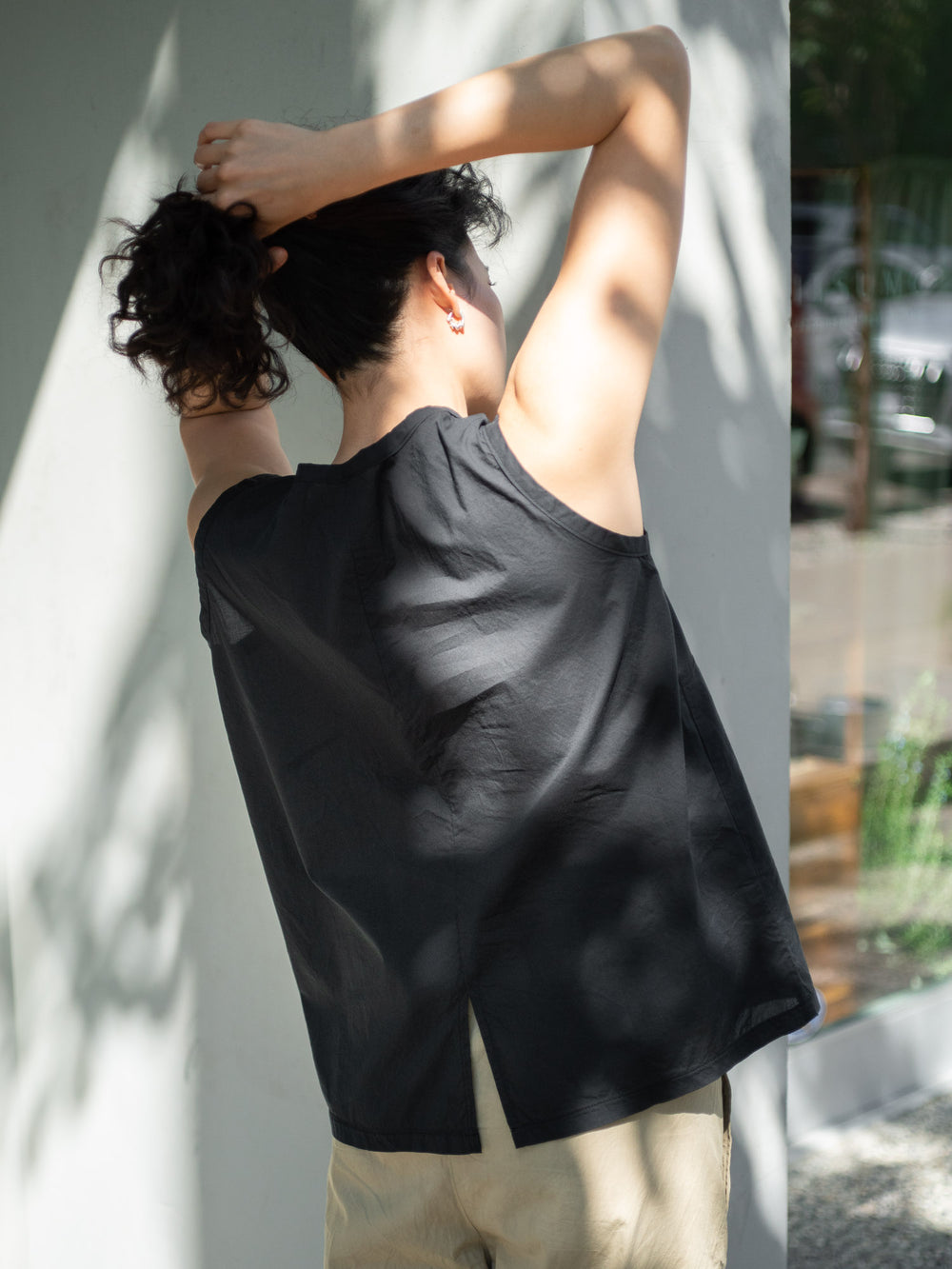 Light Cotton Sleeveless Blouse - Black