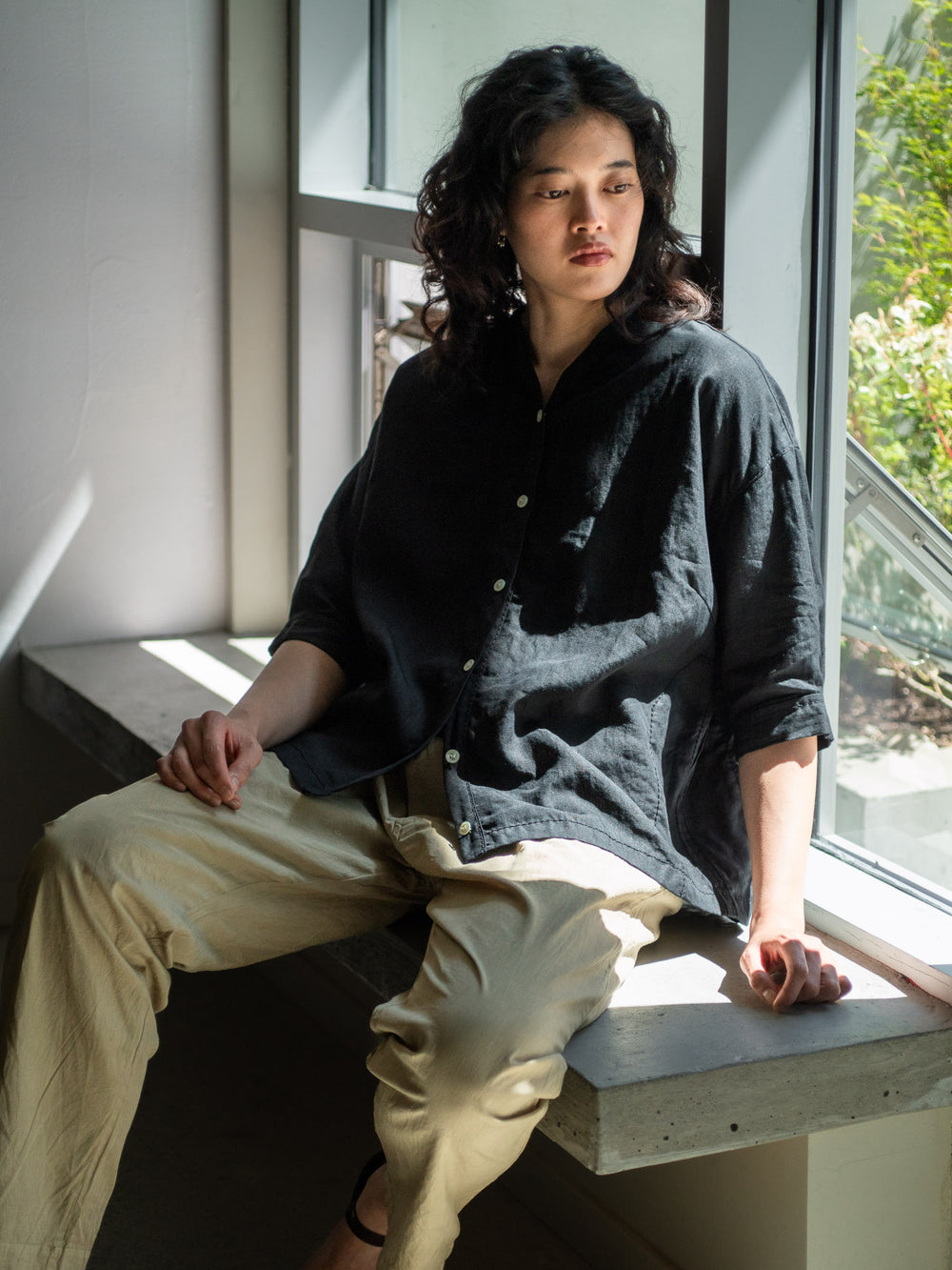 Linen Bio V-neck Blouse - Black