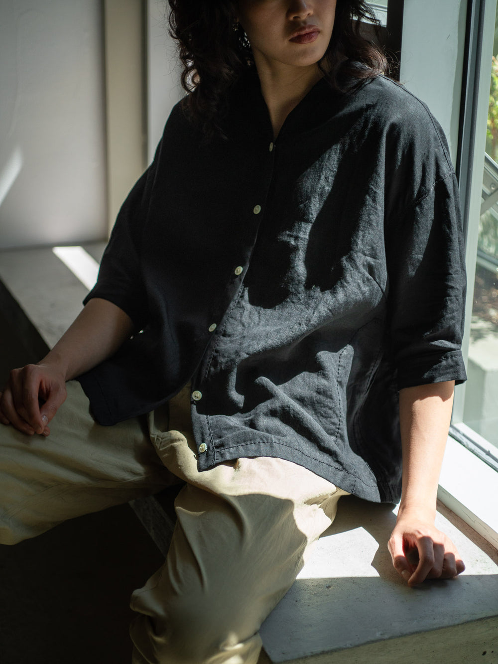 Linen Bio V-neck Blouse - Black