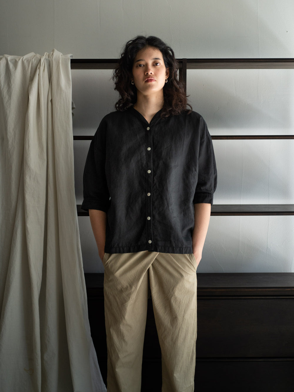 Linen Bio V-neck Blouse - Black