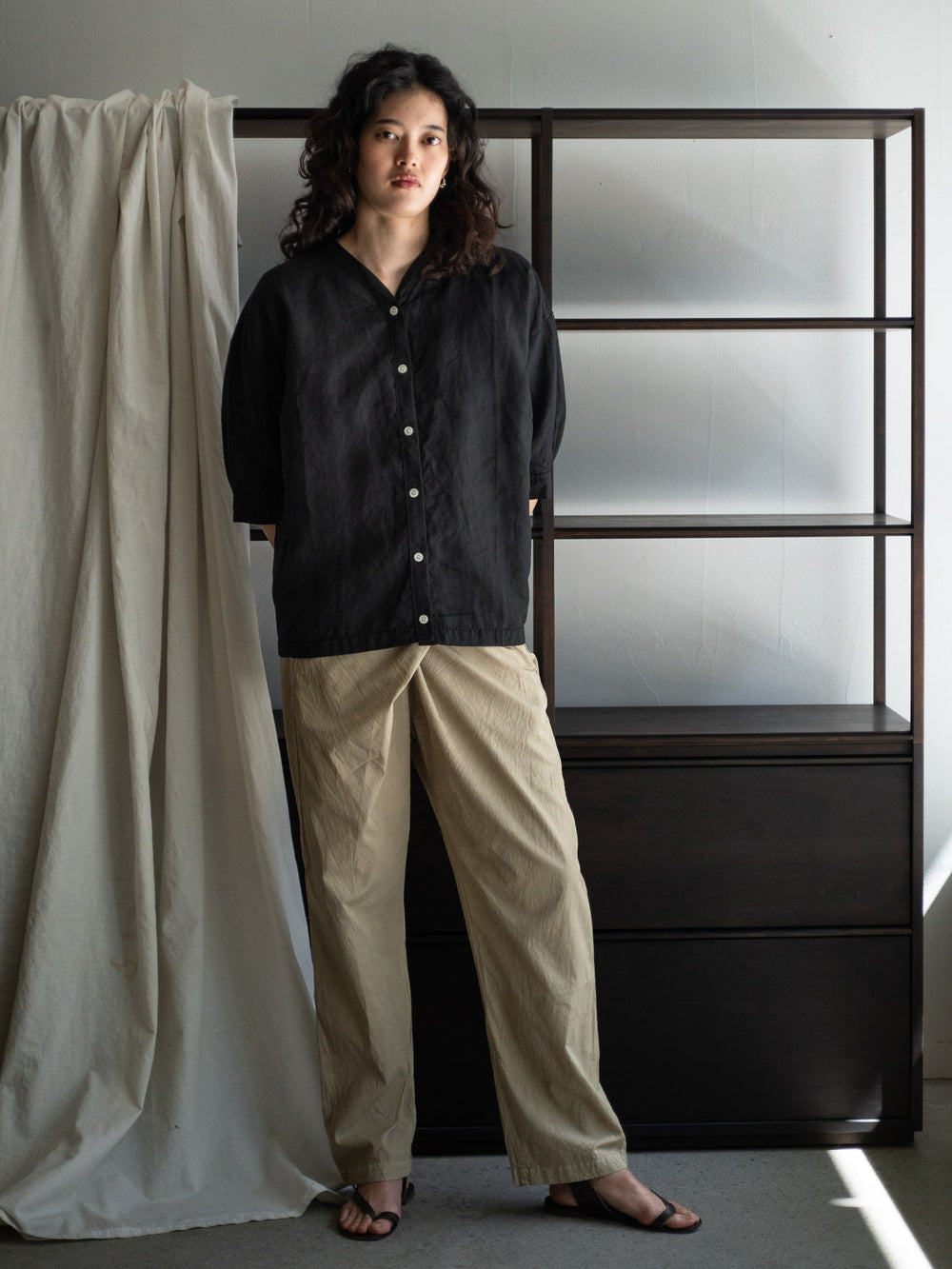 Linen Bio V-neck Blouse - Black