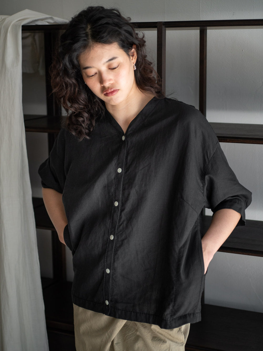 Linen Bio V-neck Blouse - Black