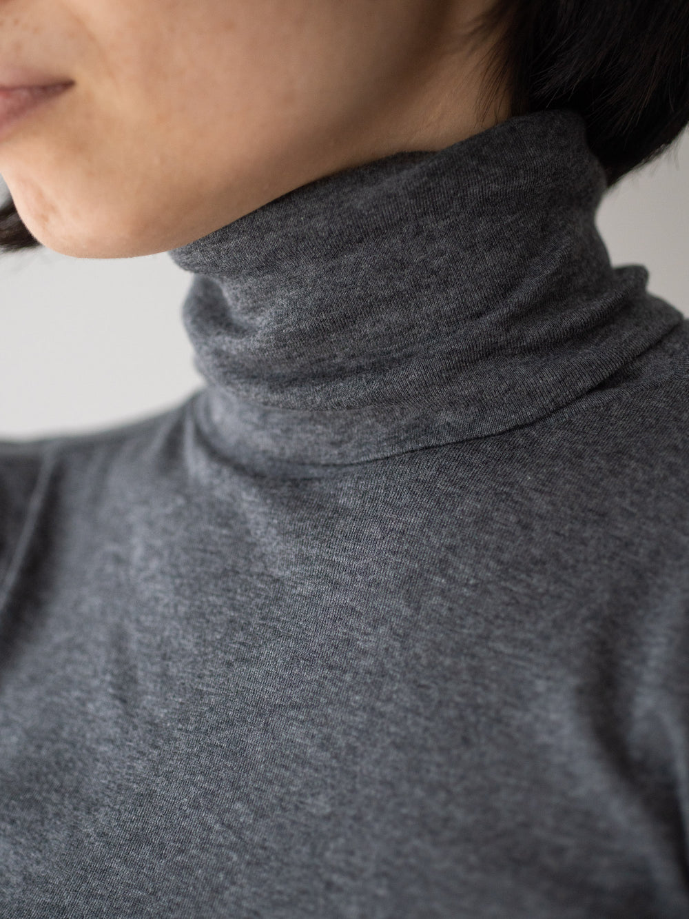 Thin Cotton Turtleneck Shirt - Charcoal