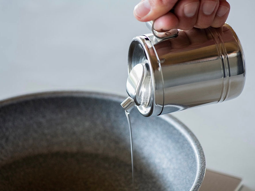 Stainless Oil Server Pot