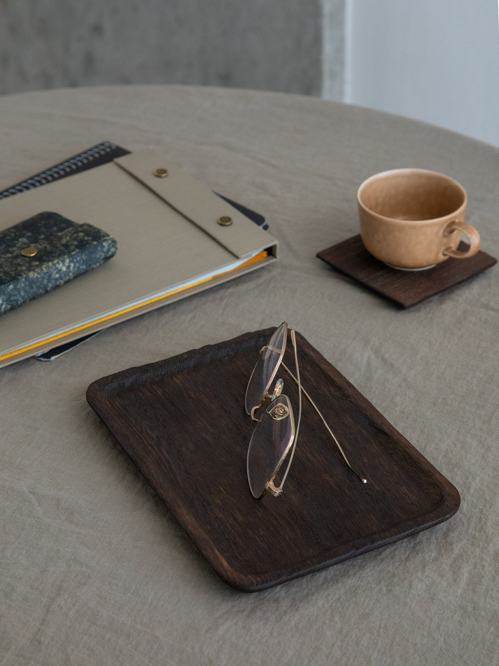 Kiri Wood Kittebon Tray