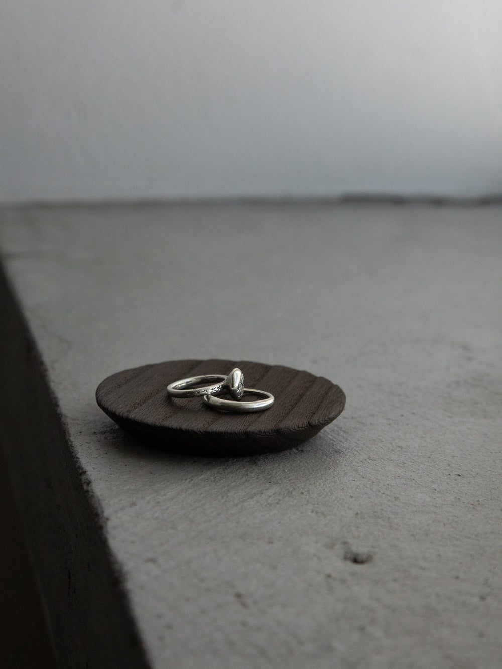 Kiri Wood Round Tray