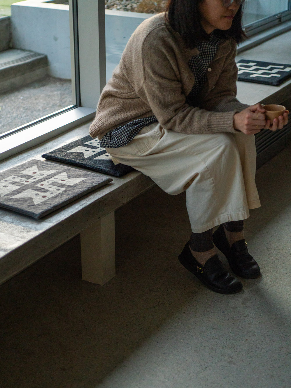 Washi Kakuza Paper Cushion – Design 2 White