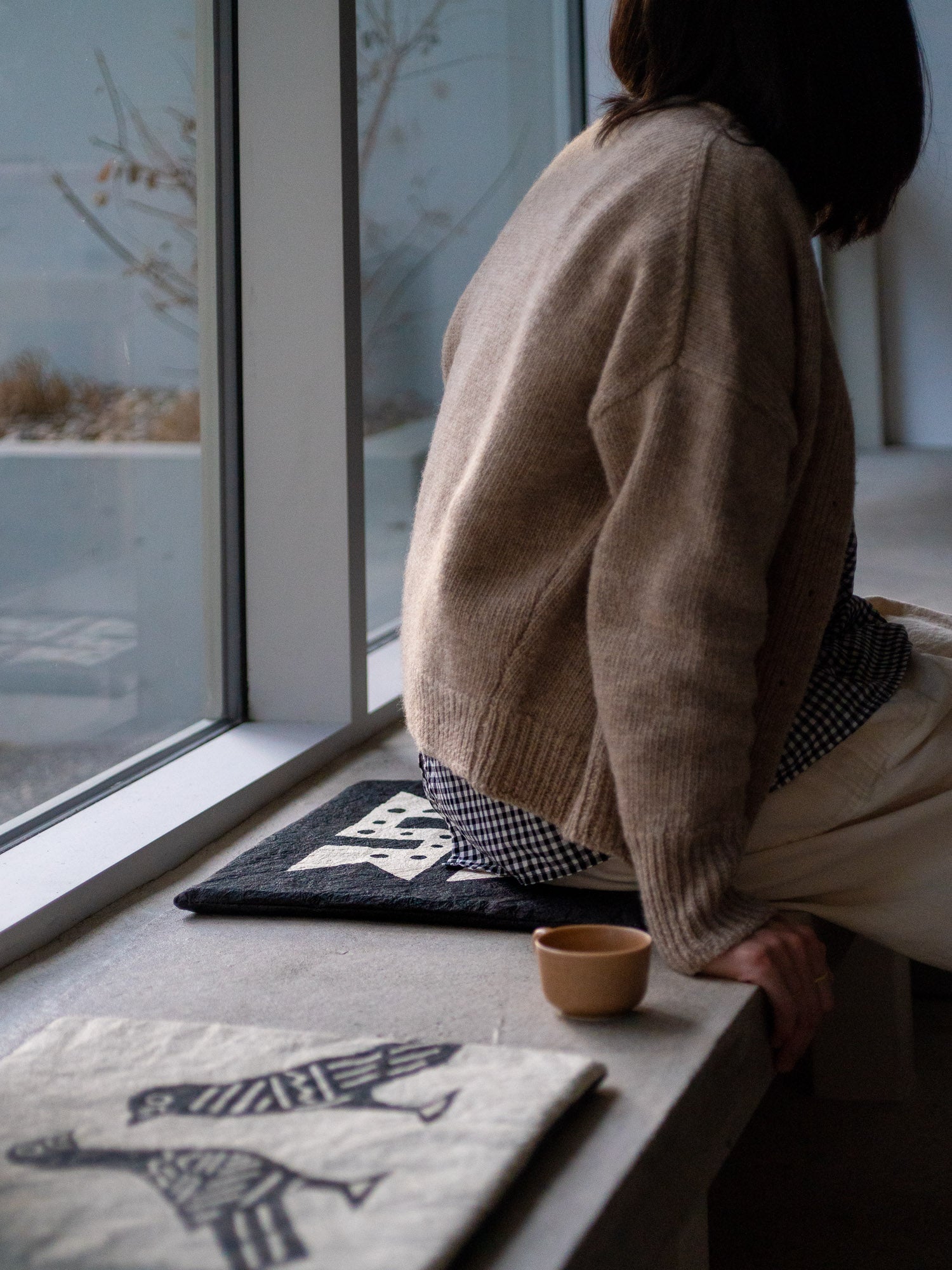 Washi Kakuza Paper Cushion – Design 2 Black