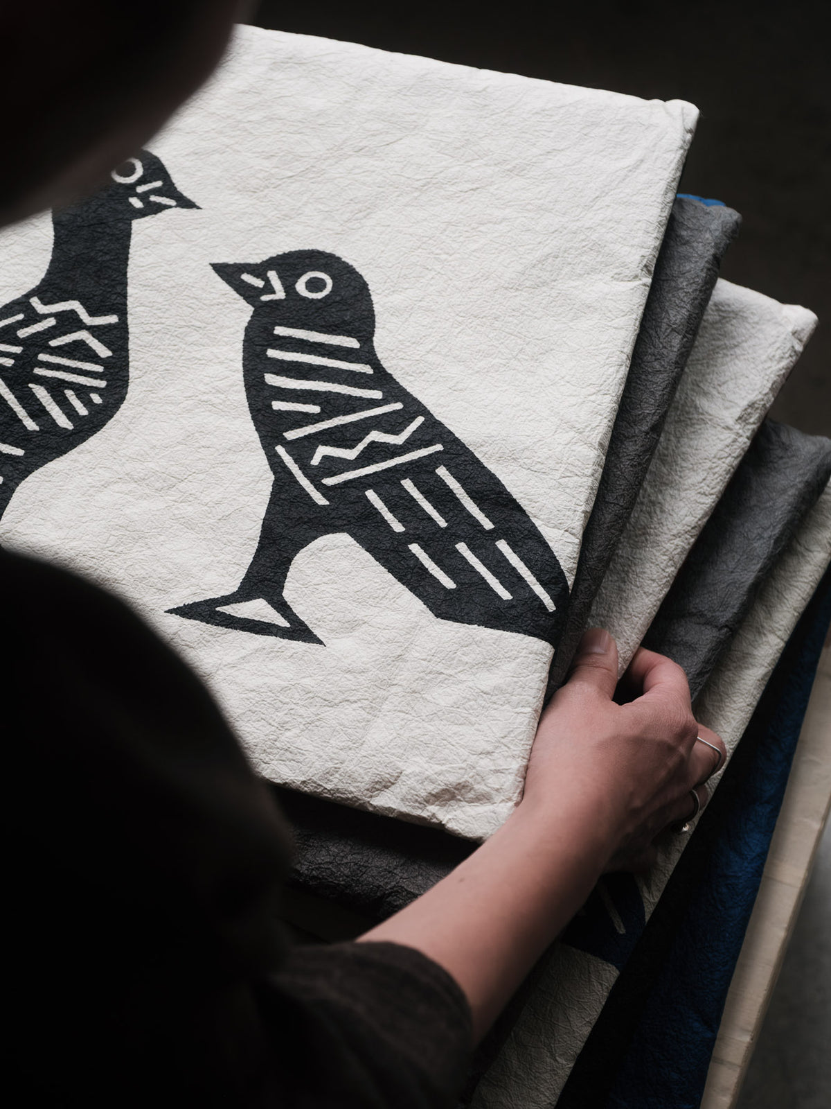 Washi Kakuza Paper Cushion – Black Bird