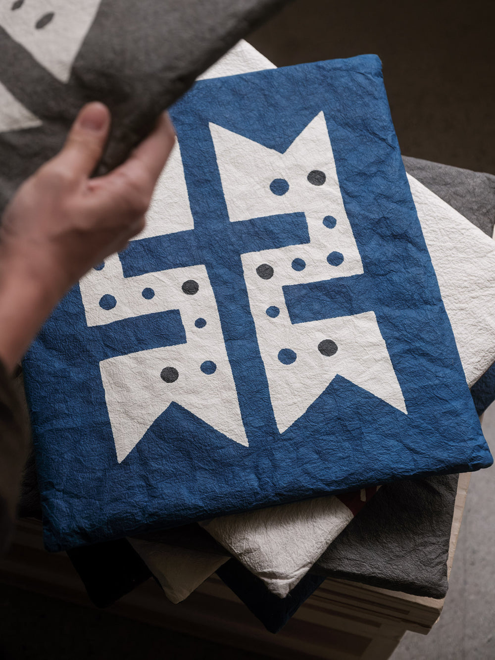 Washi Kakuza Paper Cushion – Design 3 Blue