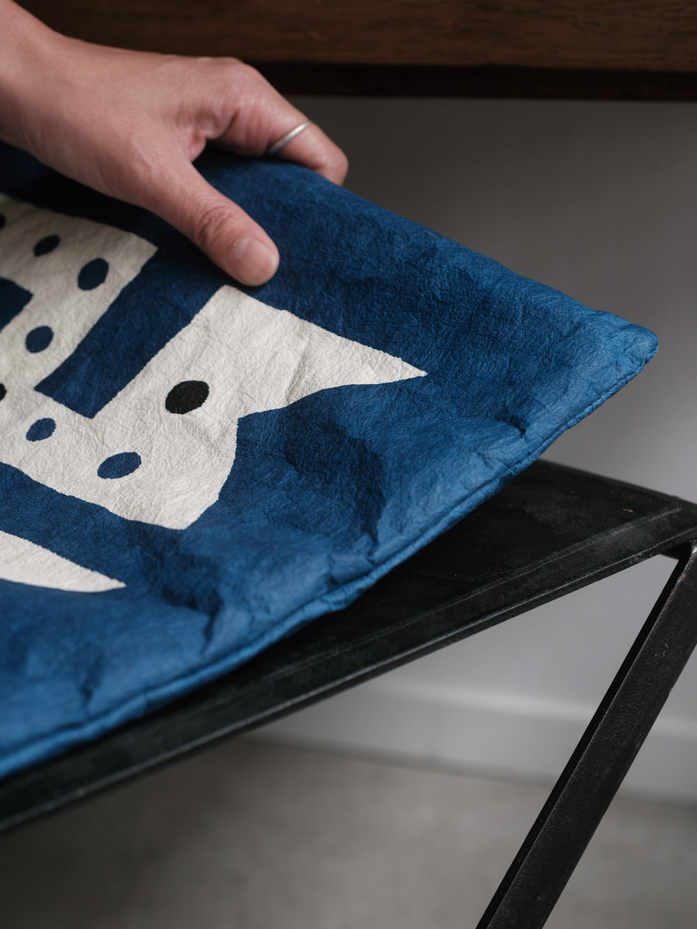 Washi Kakuza Paper Cushion – Design 3 Blue