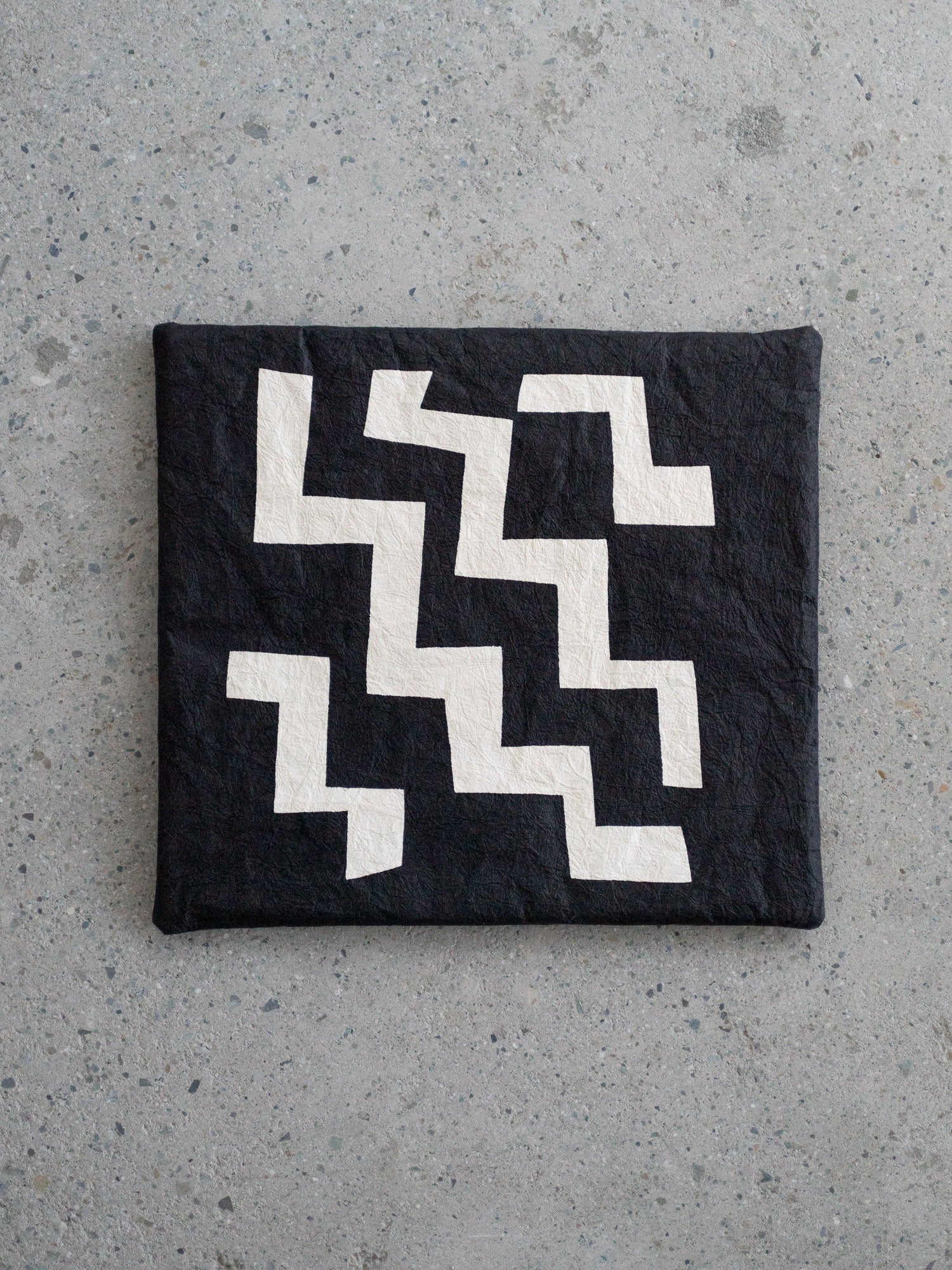 Washi Kakuza Paper Cushion – Design 2 Black