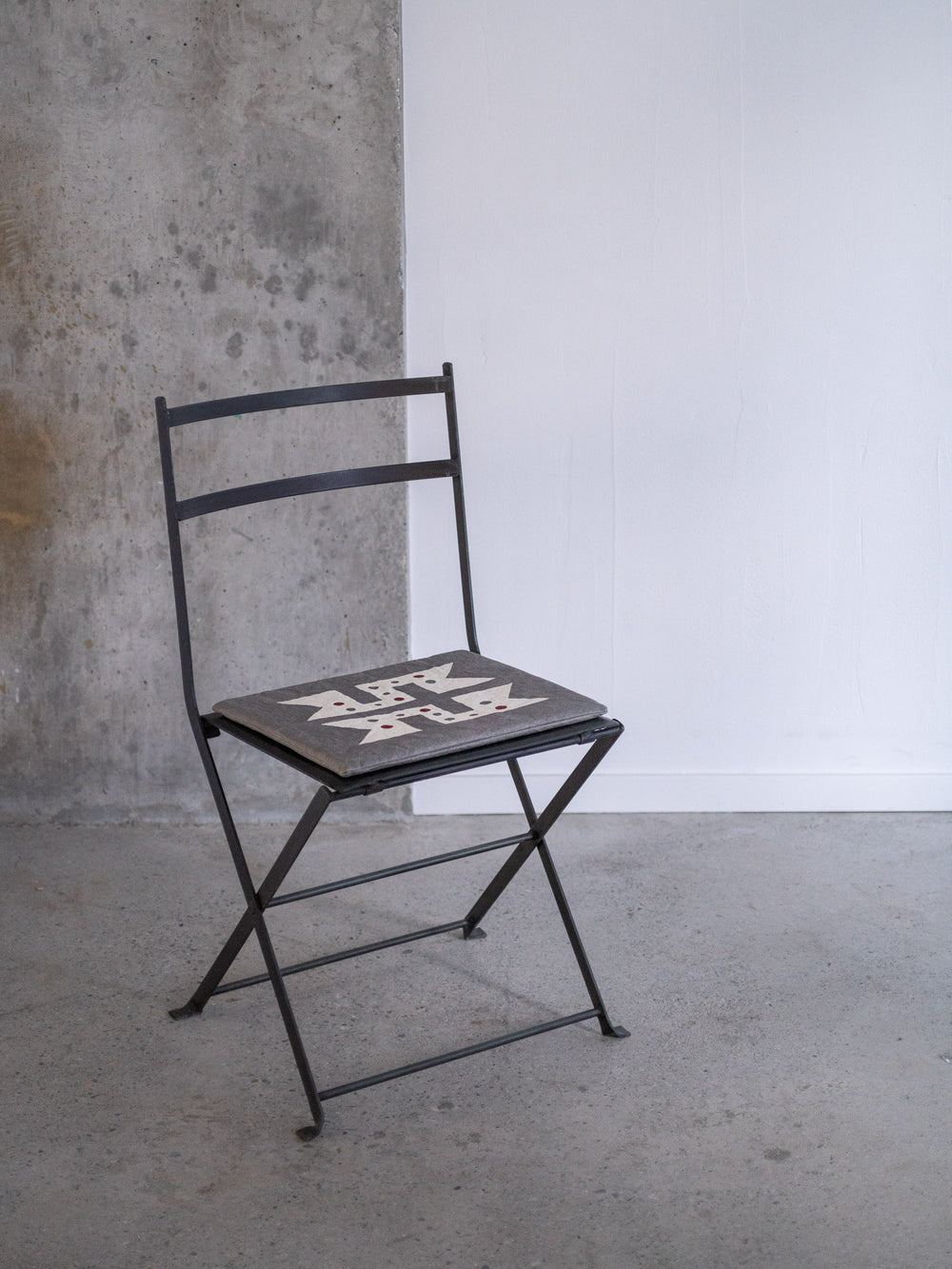 Washi Kakuza Paper Cushion – Design 3 Grey
