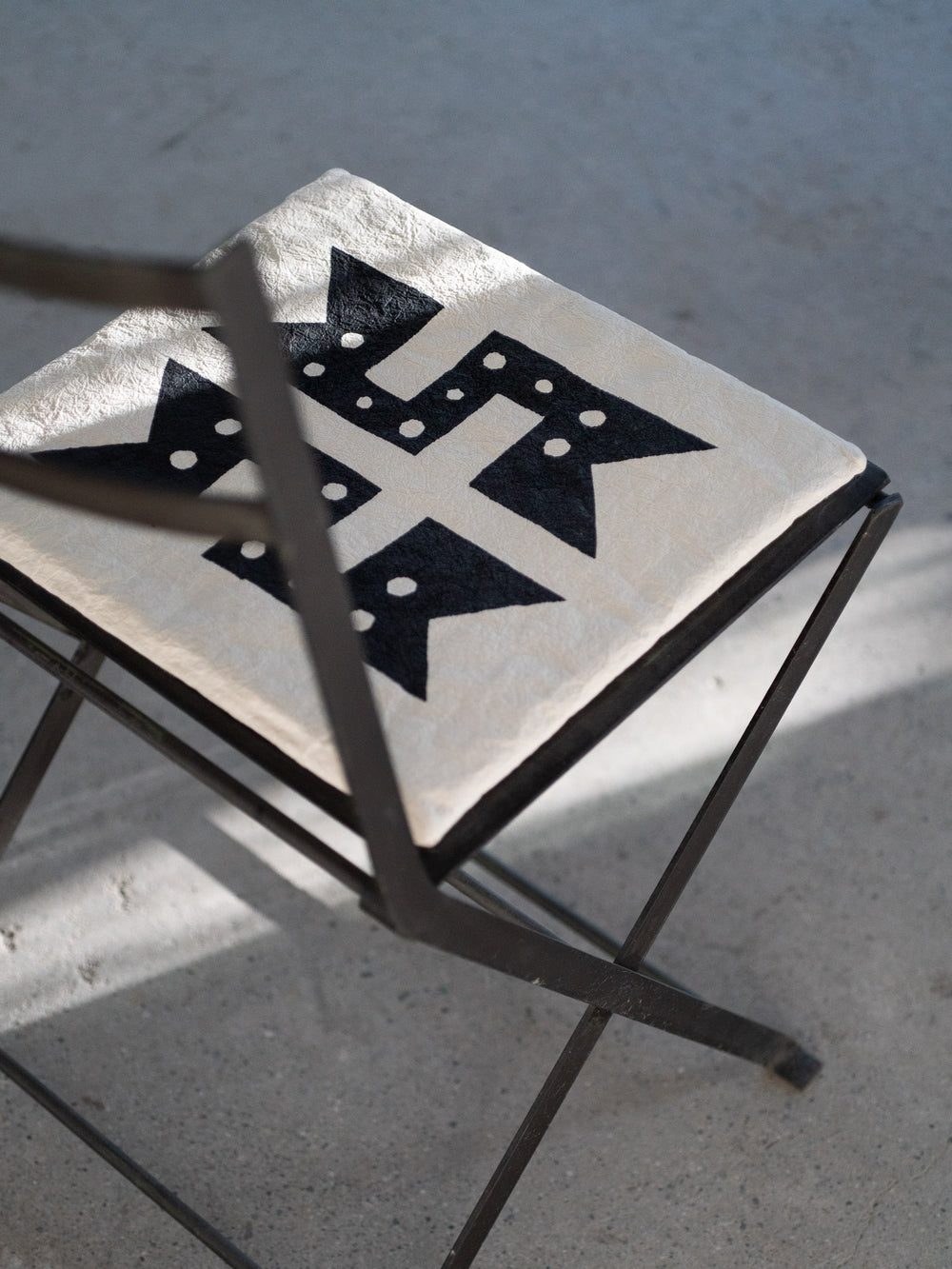 Washi Kakuza Paper Cushion – Design 3 White