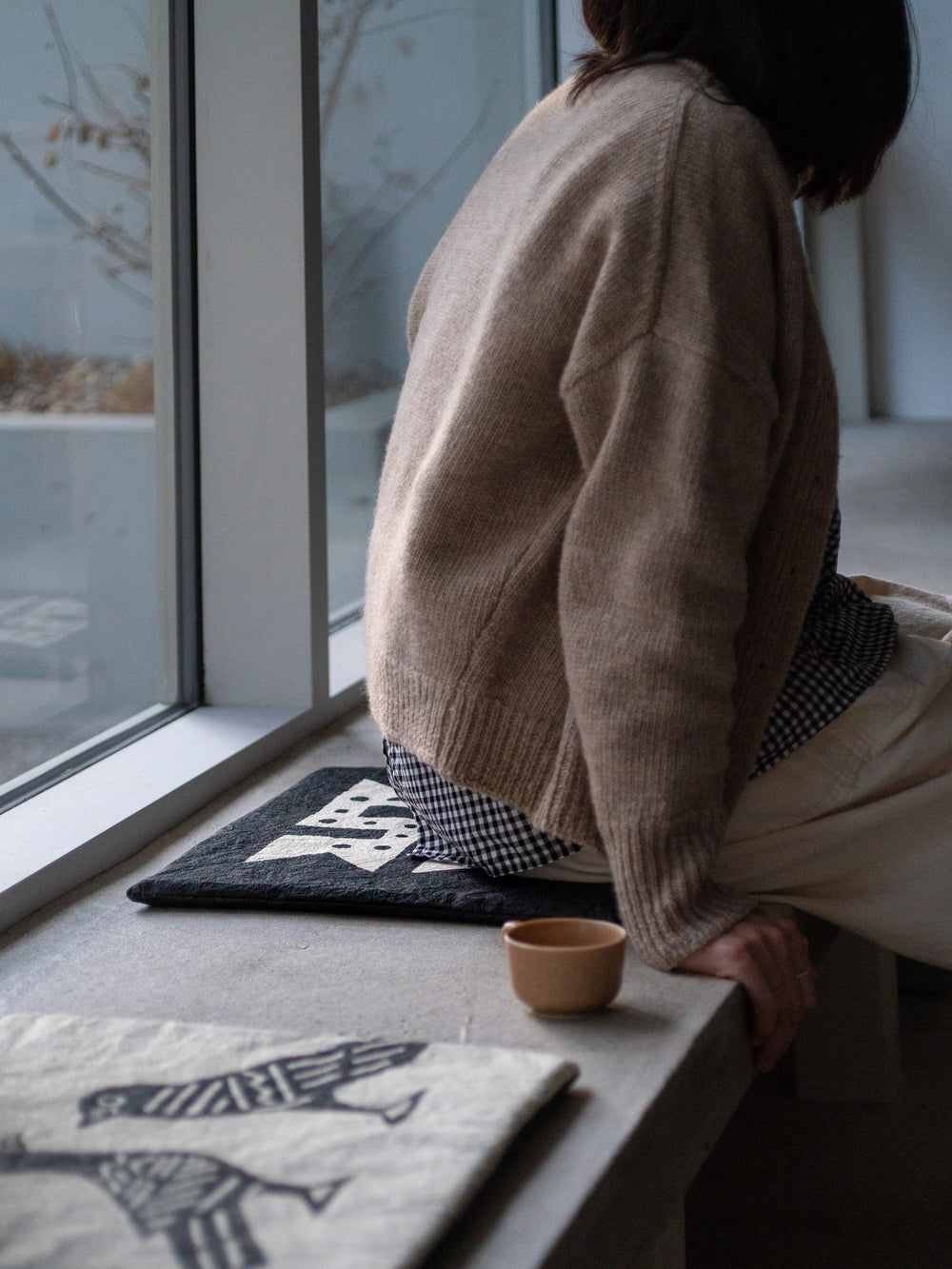 Washi Kakuza Paper Cushion – Black Bird