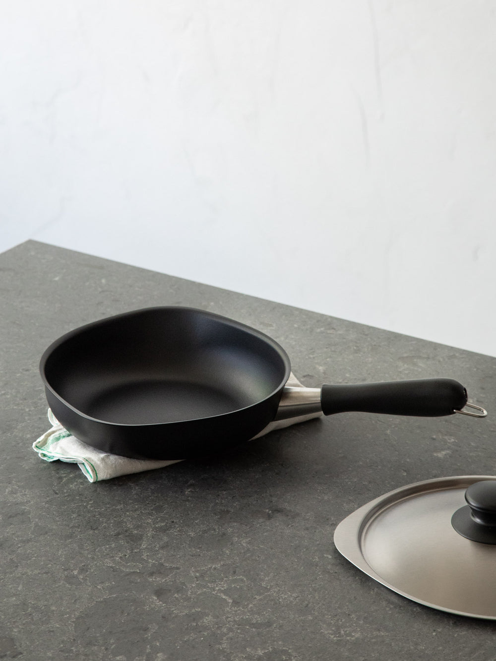 Sori Yanagi Magma Plate Iron Frying Pan