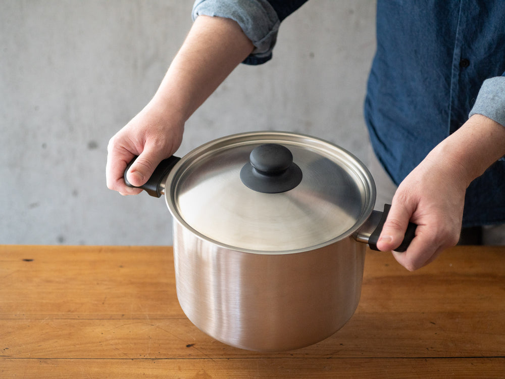 Sori Yanagi Stainless Pasta Pot with Colander