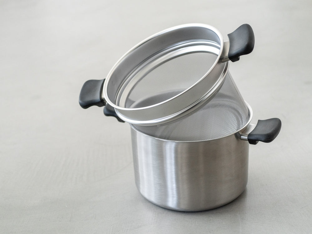 Sori Yanagi Stainless Pasta Pot with Colander