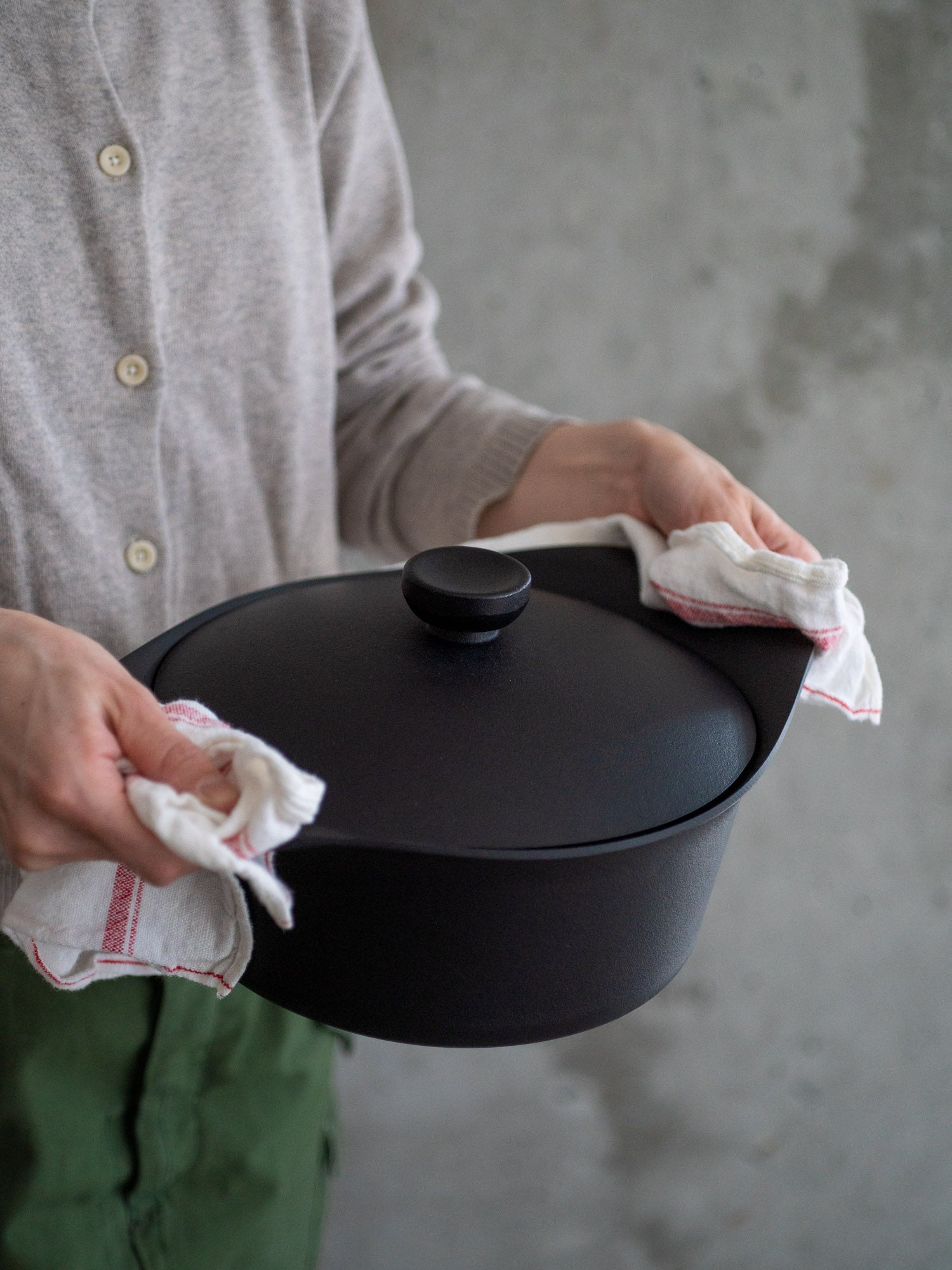 Sori Yanagi Tekki Cast Iron Pot – Deep