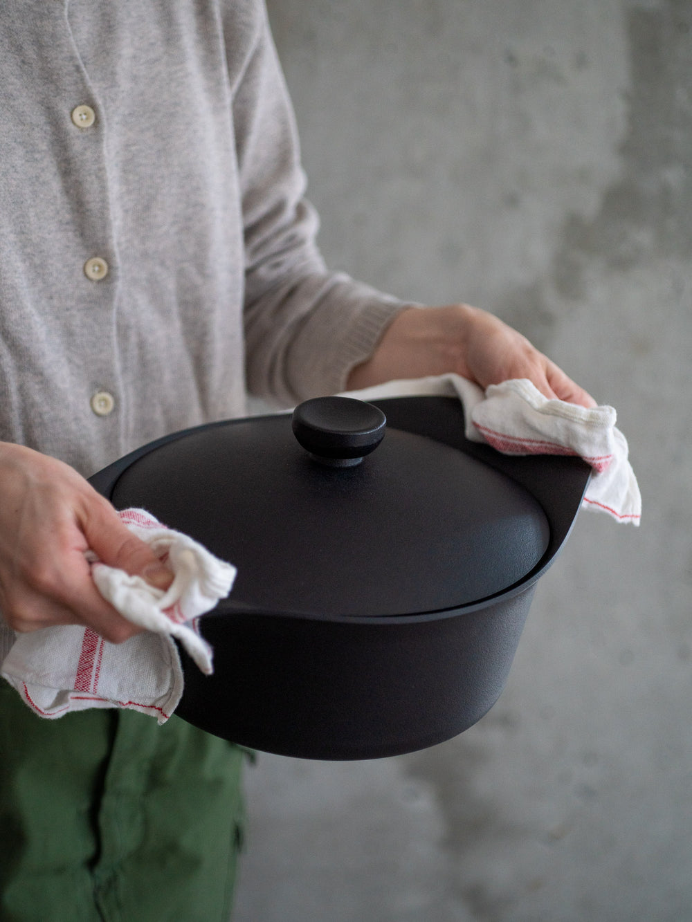 Sori Yanagi Tekki Cast Iron Pot – Deep
