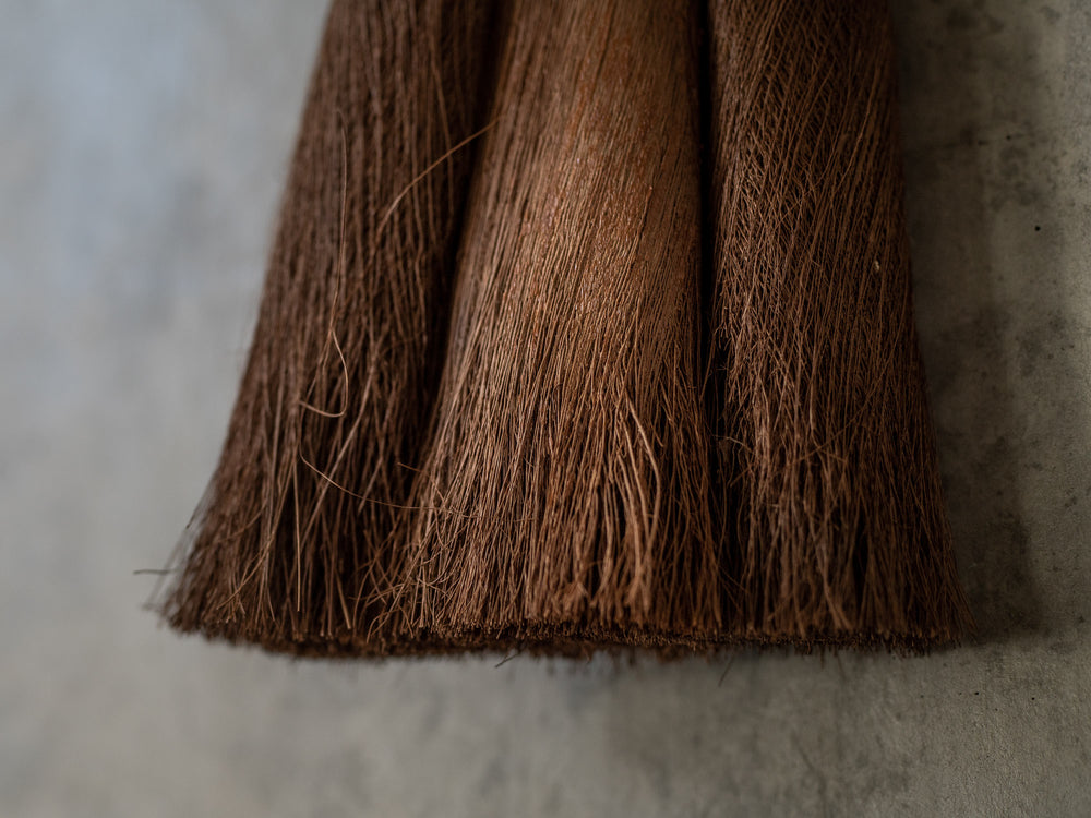 Shuro Handy Broom with Hinoki Handle