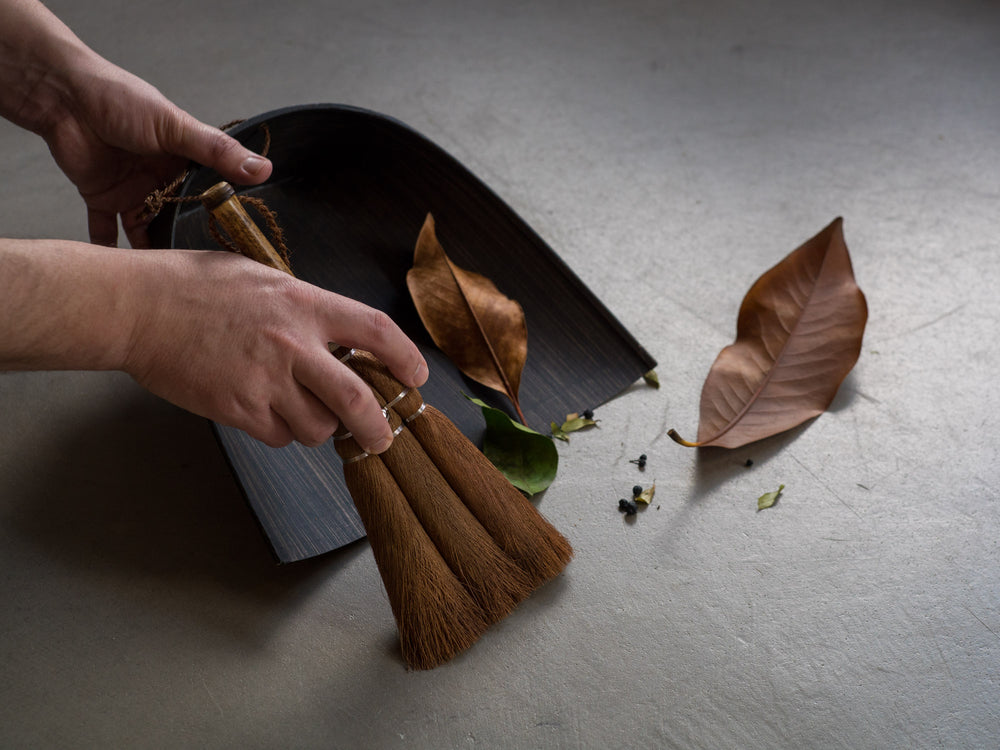 Harimi Black Washi Paper Dustpan